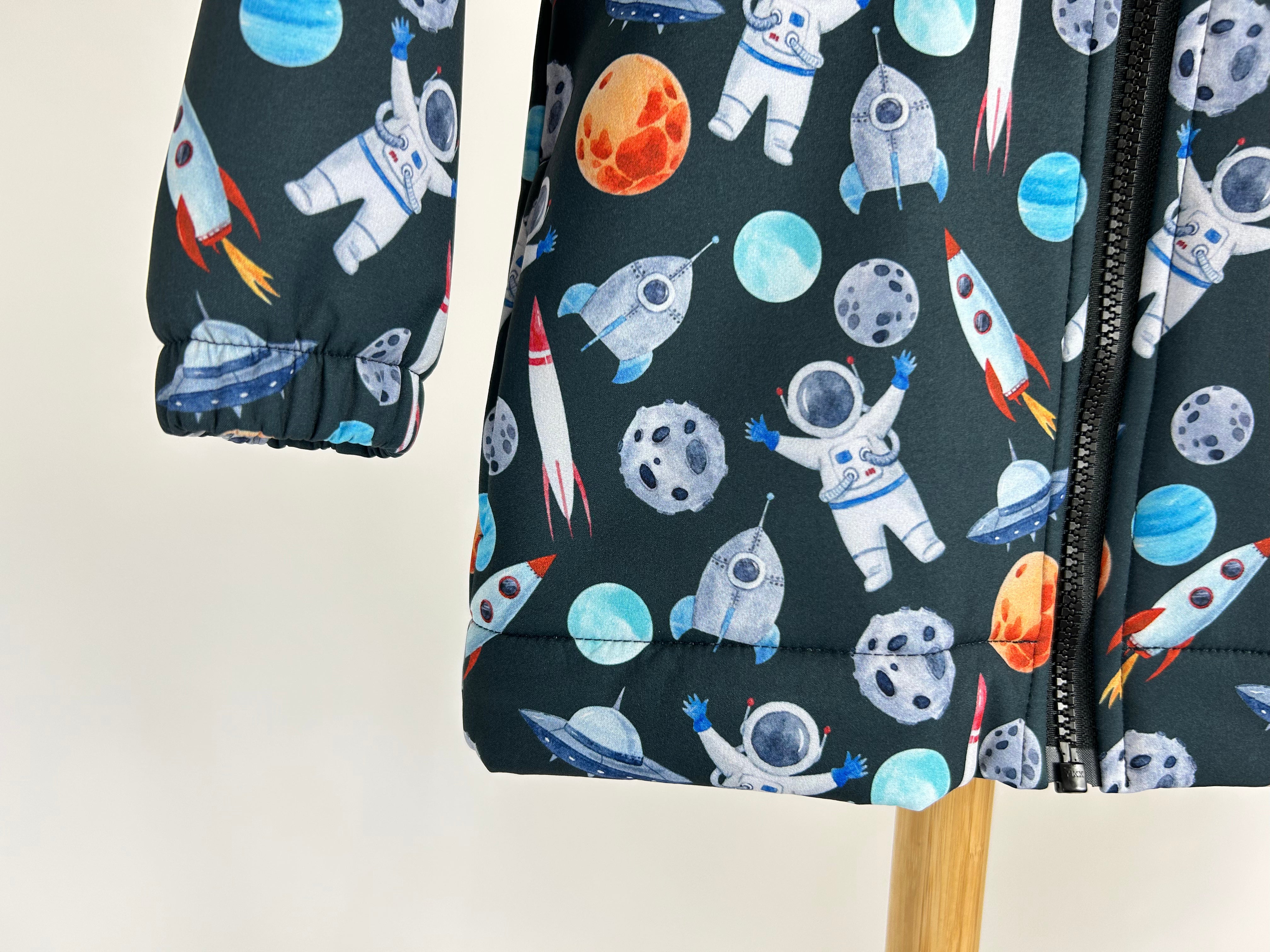 Vaikiškas pavasarinis / rudeninis lietpaltis "Kosmonautai" - Jukoday