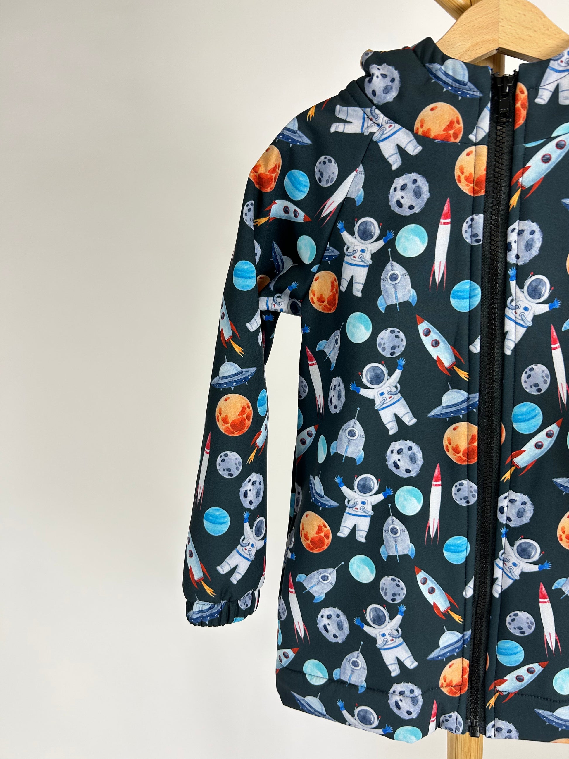 Vaikiškas pavasarinis / rudeninis lietpaltis "Kosmonautai" - Jukoday