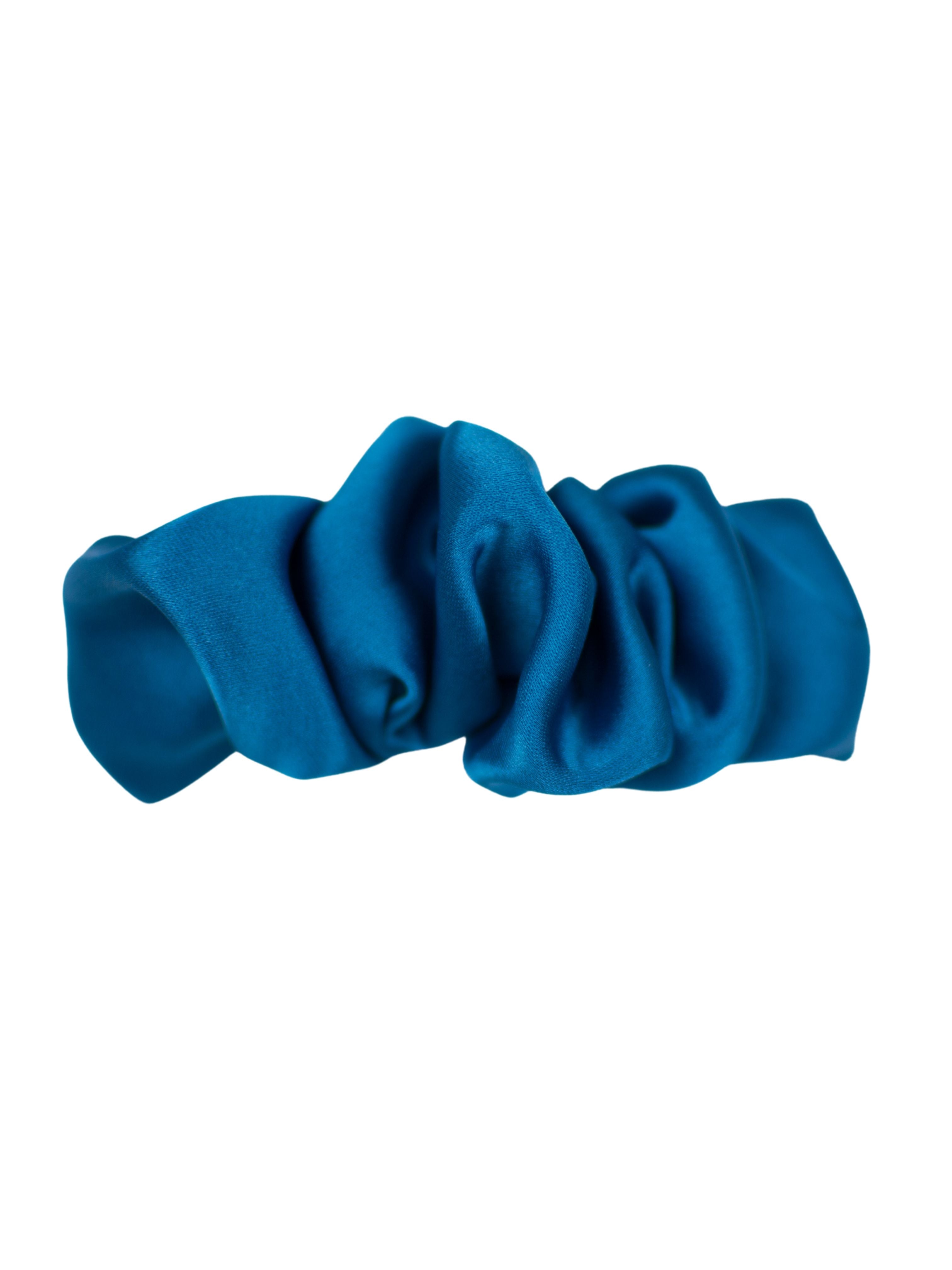 Plaukų segtukas-kruasanas iš šilko "Dreams by the ocean"