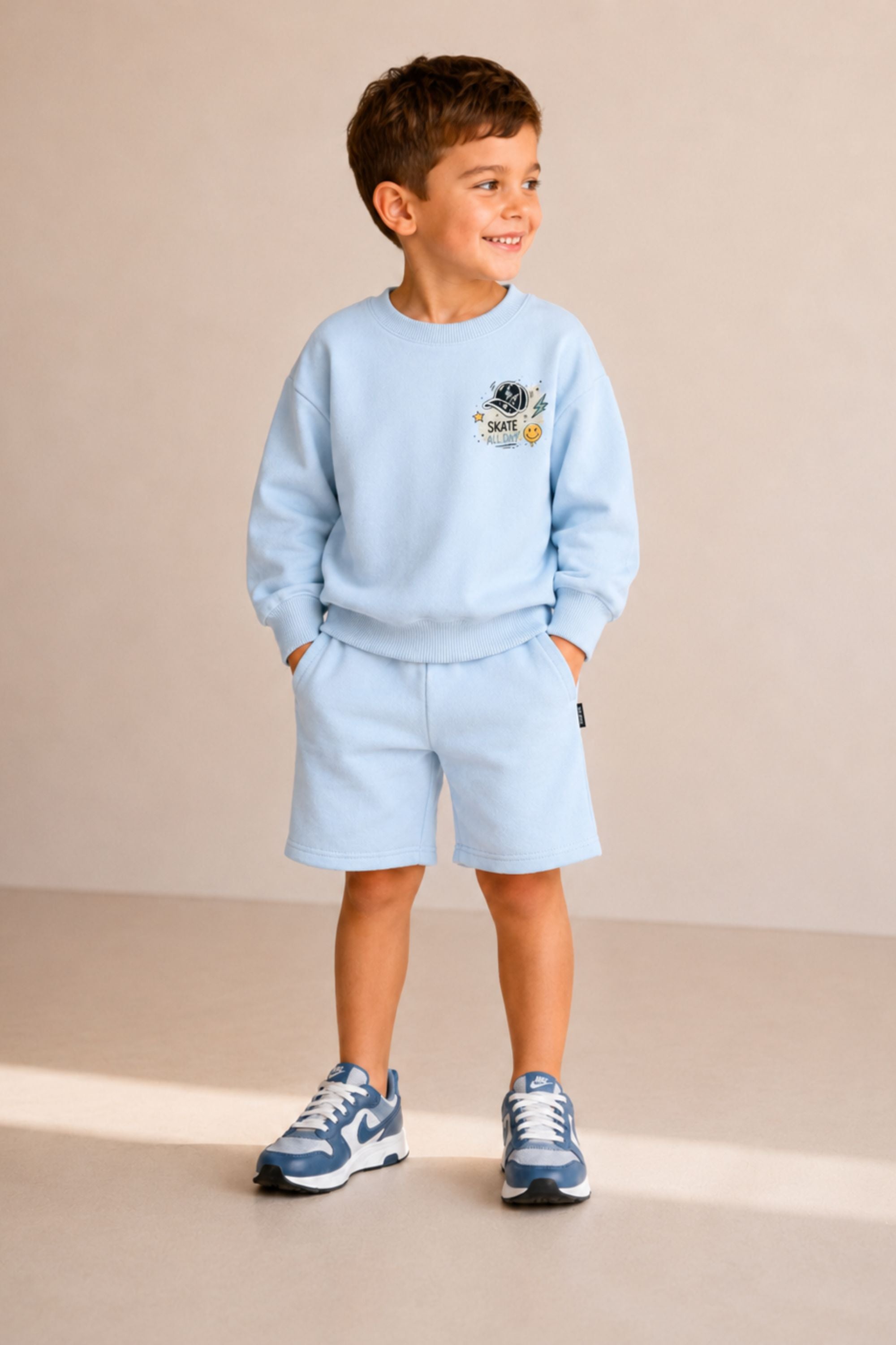 Vasarinis baby blue spalvos vaikiškas kostiumėlis | Džemperis + šortai