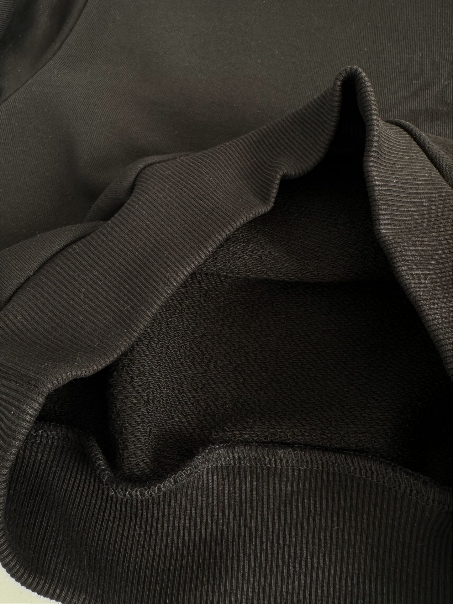 Vaikiškas, juodos spalvos megztinis | 98-104 dydis
