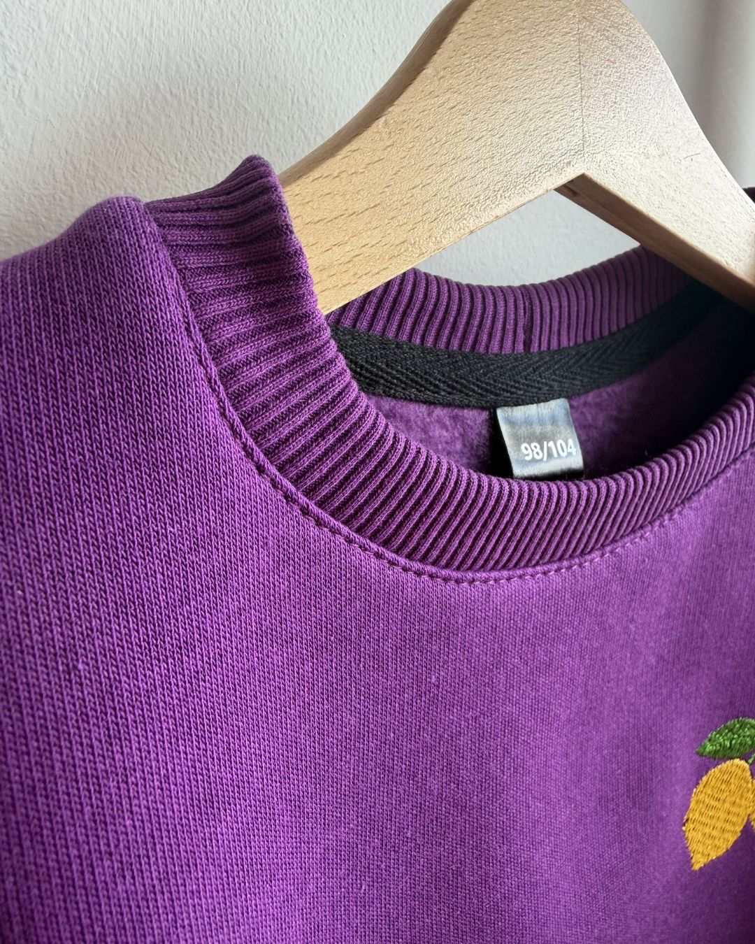 Vaikiškas violetinės spalvos džemperis "CITRINA"