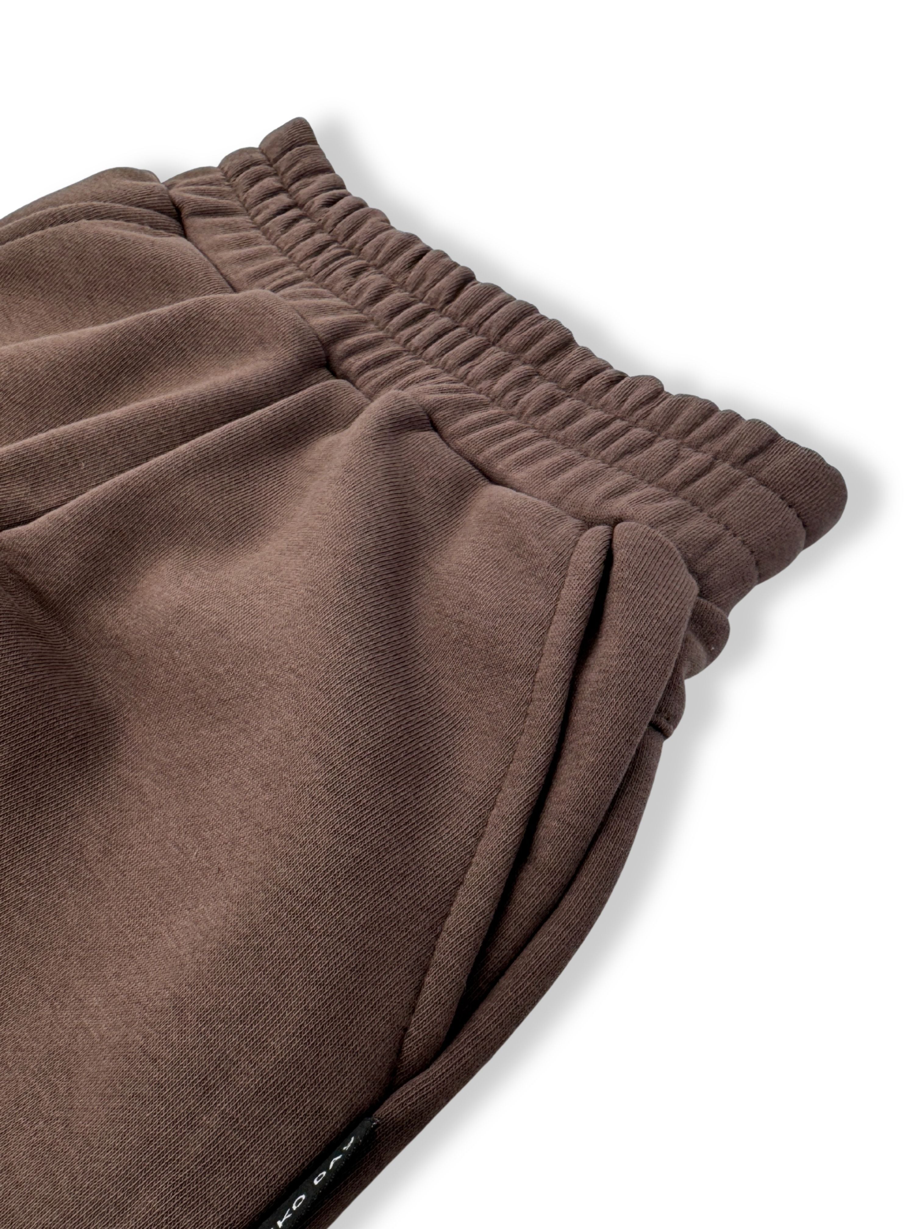 Šokolado spalvos vaikiškas laisvalaikio komplektas | "Bebriukas"