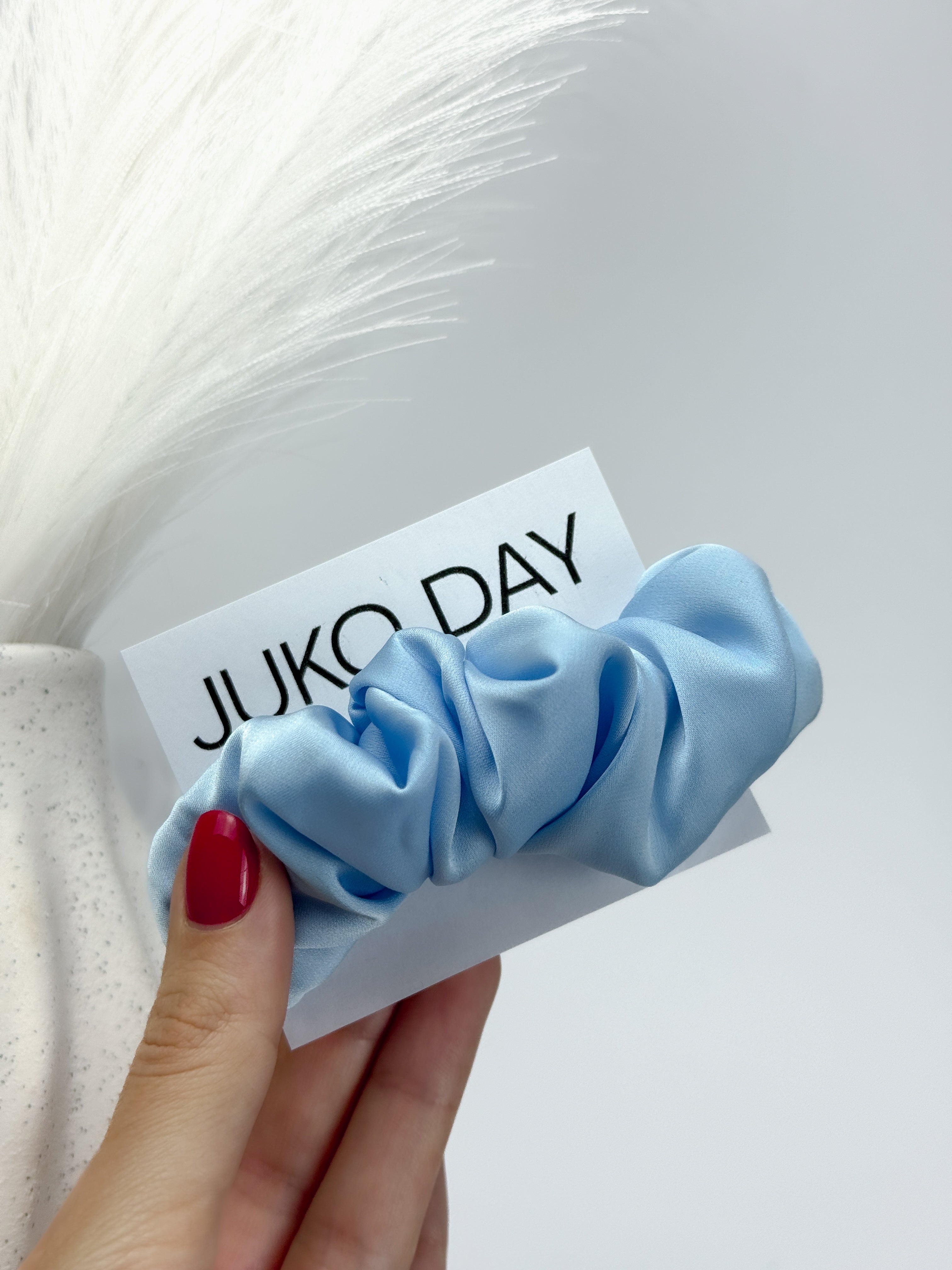 Plaukų segtukas-kruasanas iš šilko "Luxurious blue"