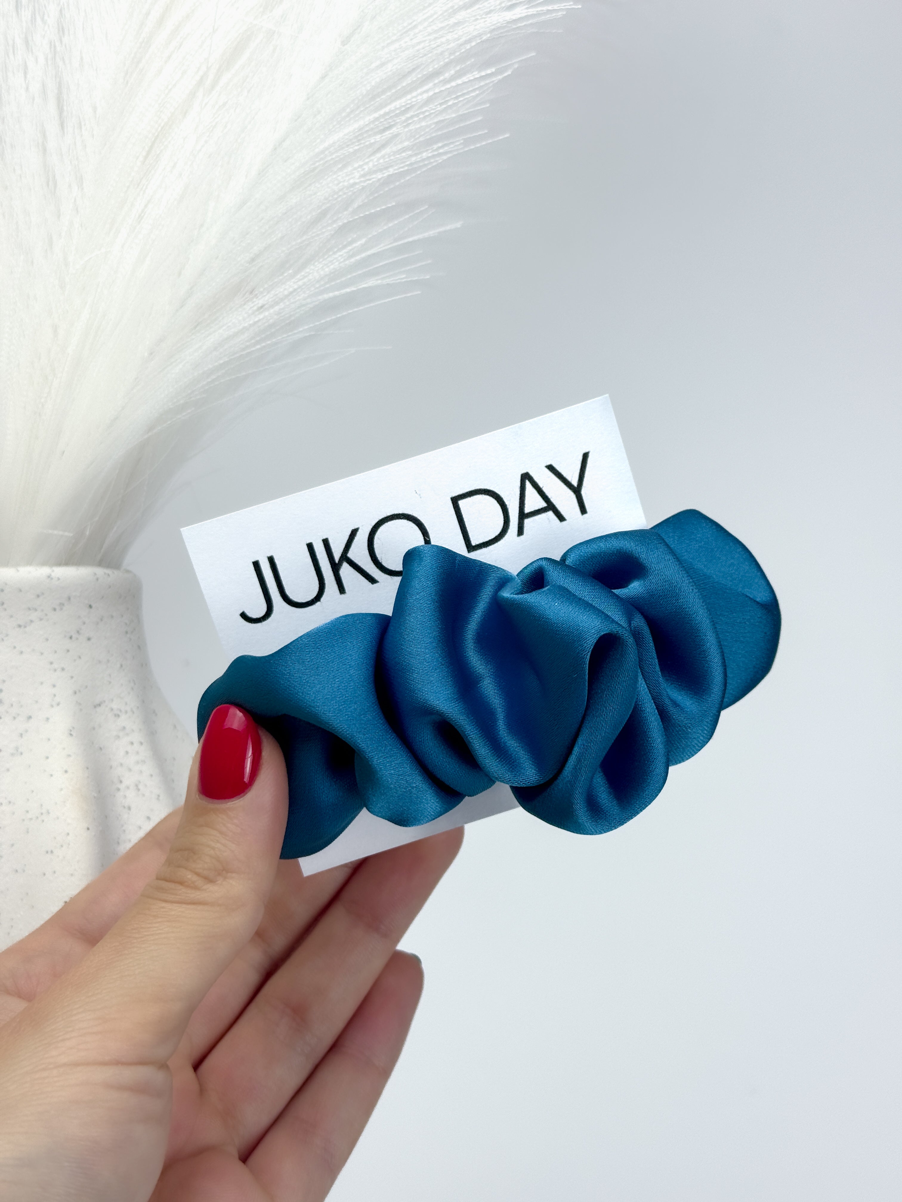 Plaukų segtukas-kruasanas iš šilko "Dreams by the ocean"