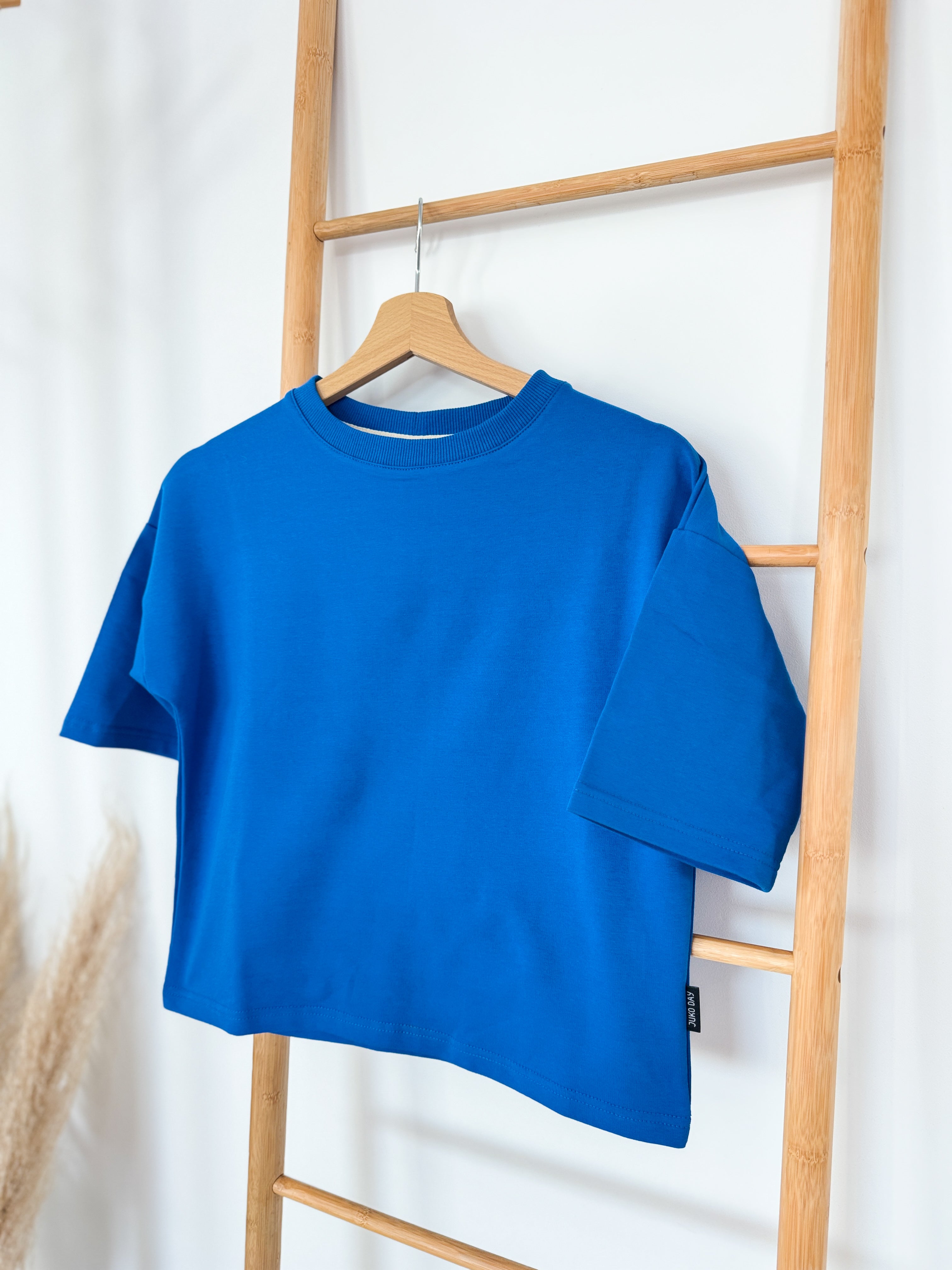 Tamsiai mėlynos spalvos, vaikiška palaidinė trumpomis rankovėmis