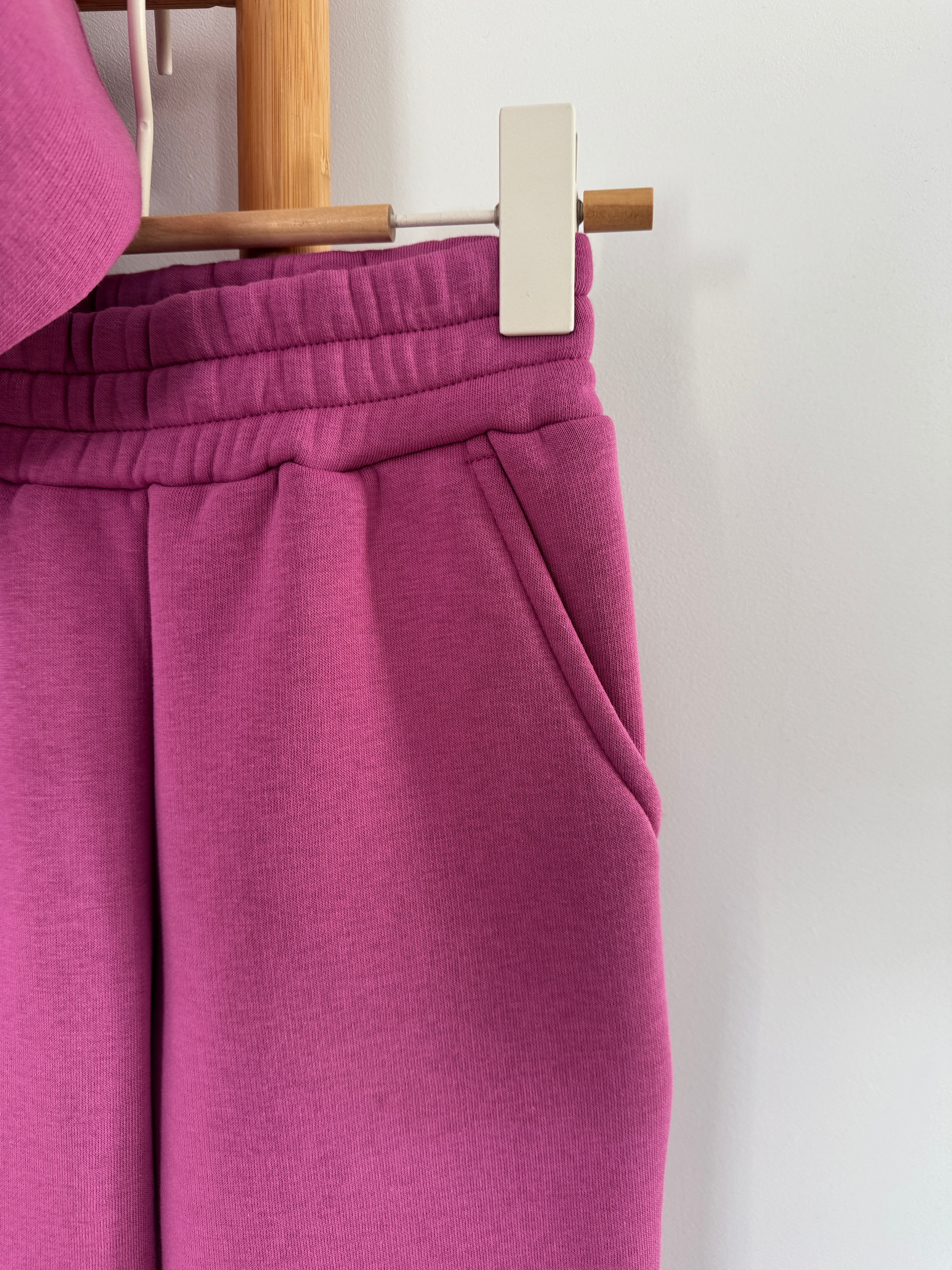 Vaikiškas kostiumėlis su pūkeliu | 122-128