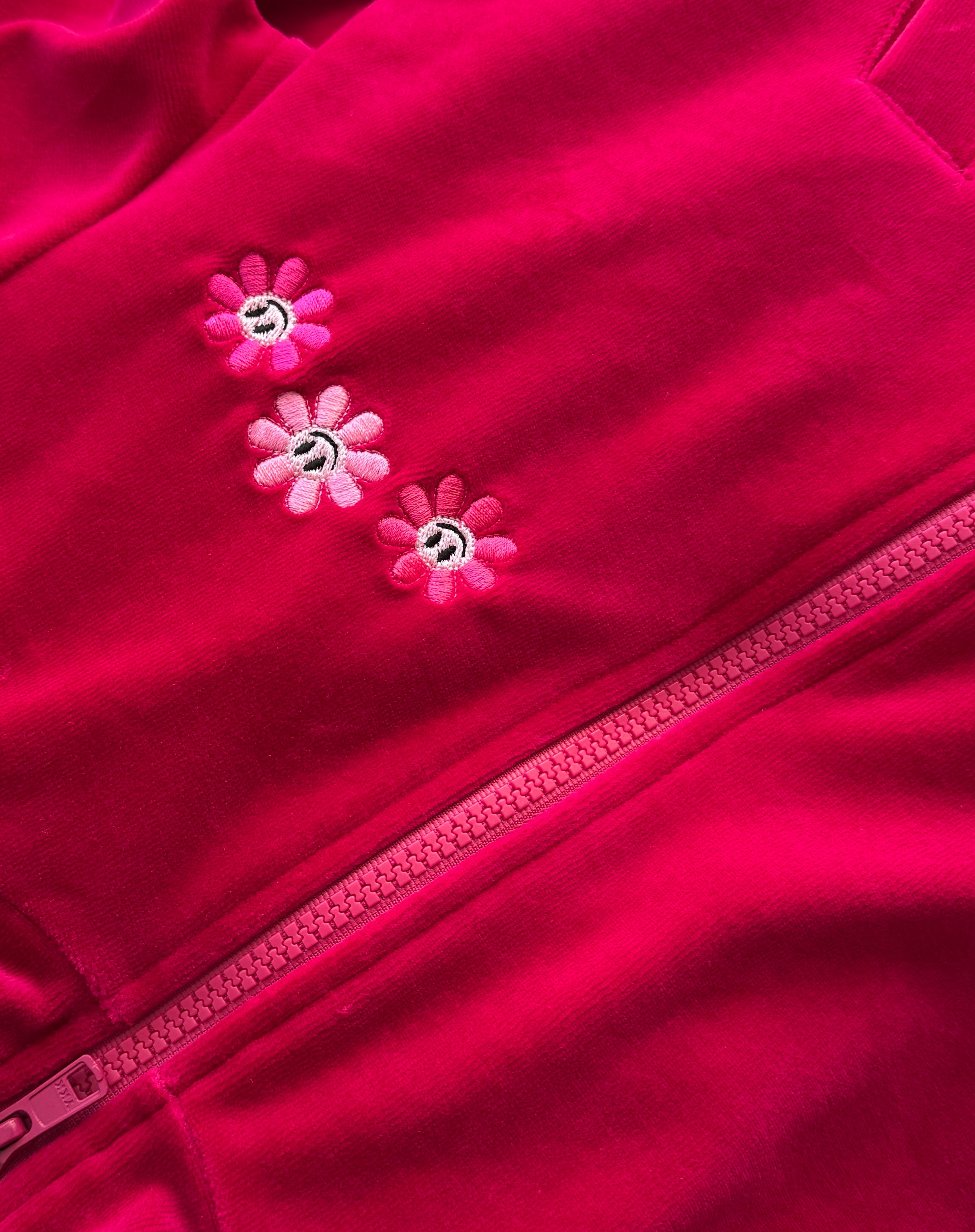 Vaikiškas, veliūrinis laisvalaikio kostiumėlis "Happy flowers"