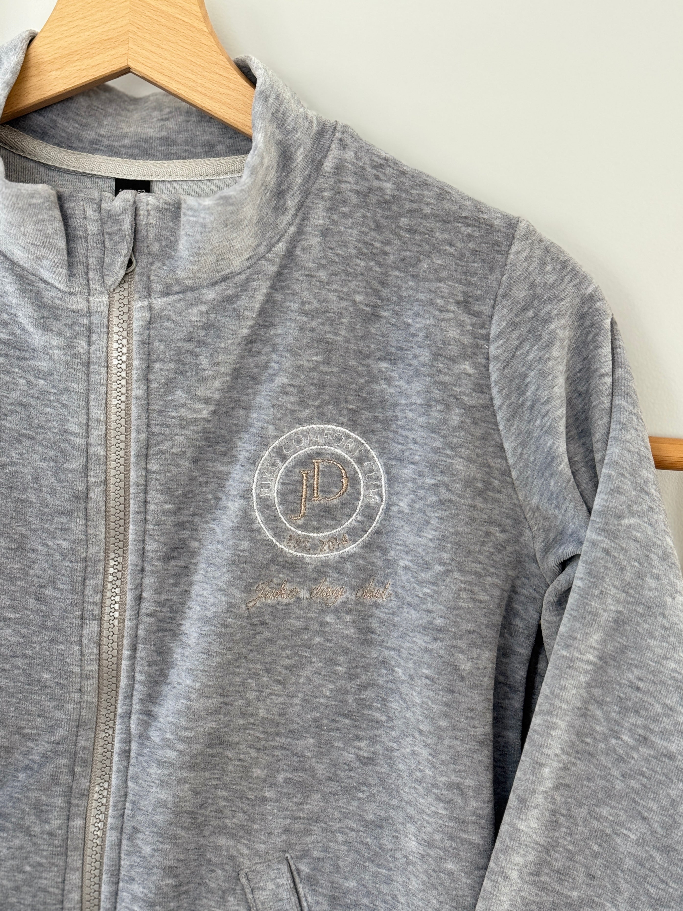 Vaikiškas, veliūrinis laisvalaikio kostiumėlis "JukoDay club"