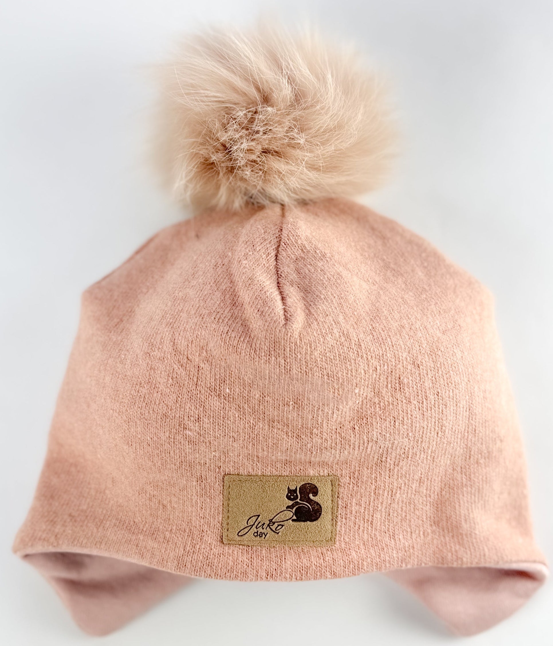 Vaikiška žieminė kepurė be raištelių, su vienu kailiniu bumbulu