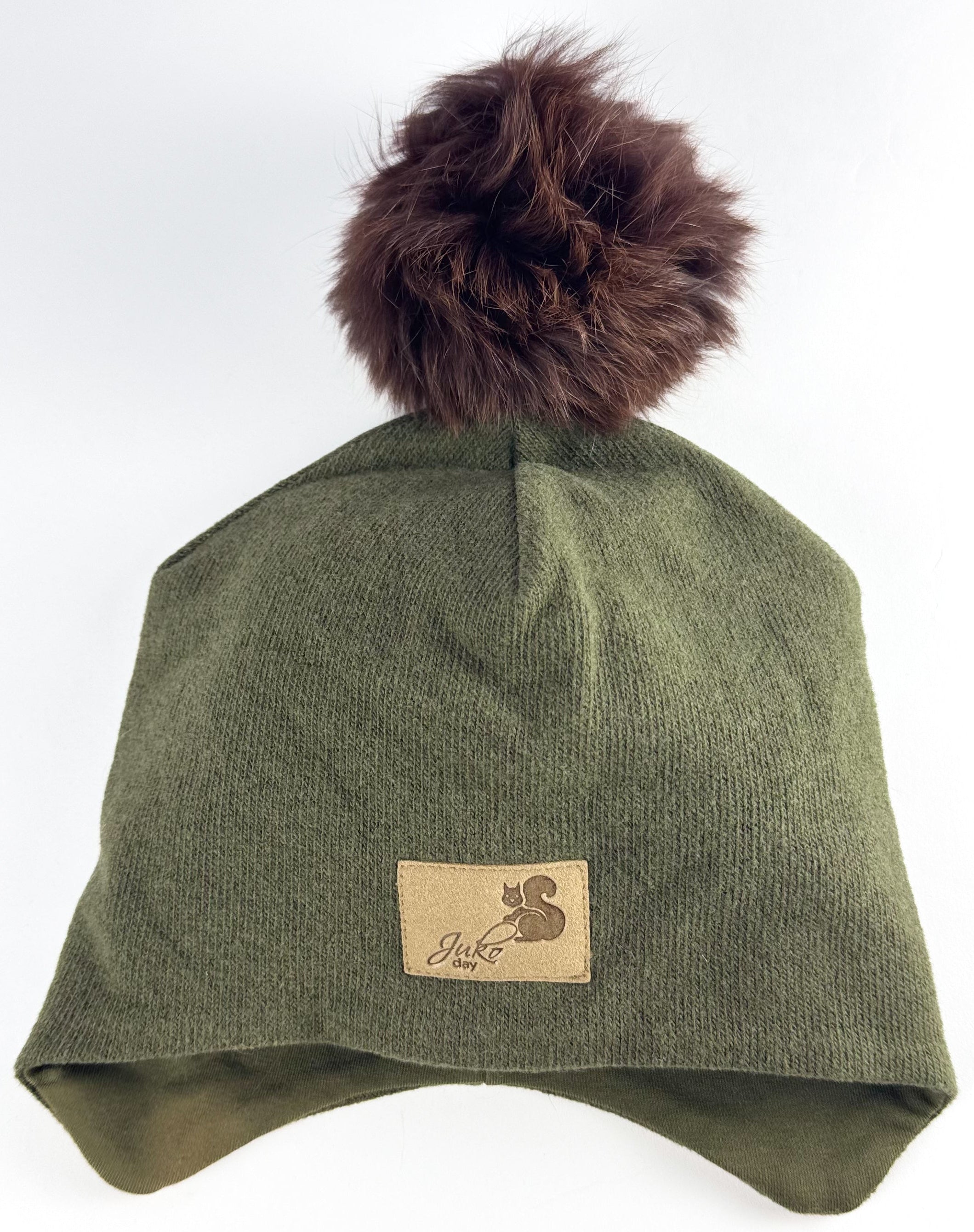 Vaikiška žieminė kepurė be raištelių, su vienu kailiniu bumbulu