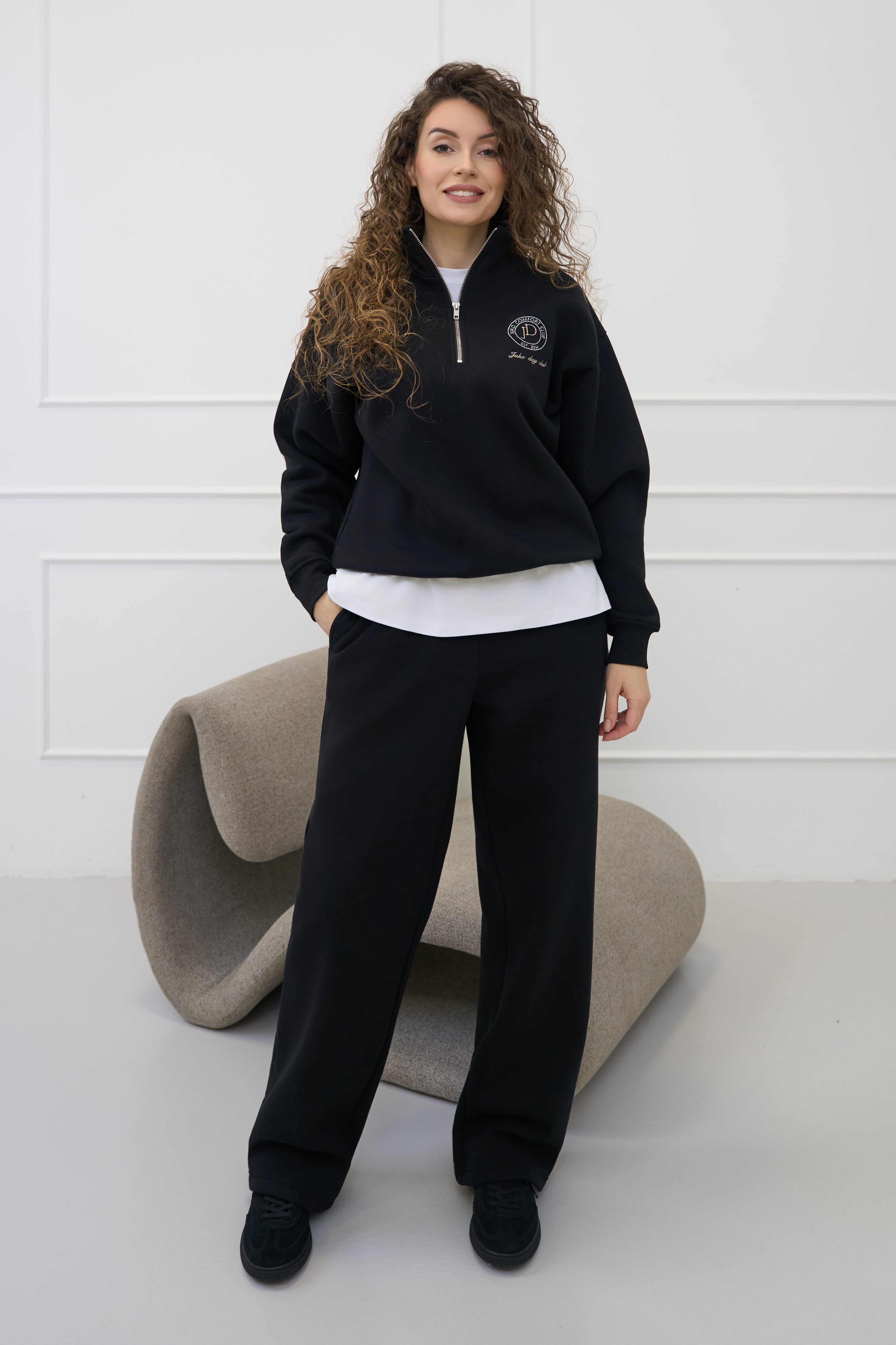 Juodas džemperis "BLACK JET" | Su pusiniu užtrauktuku