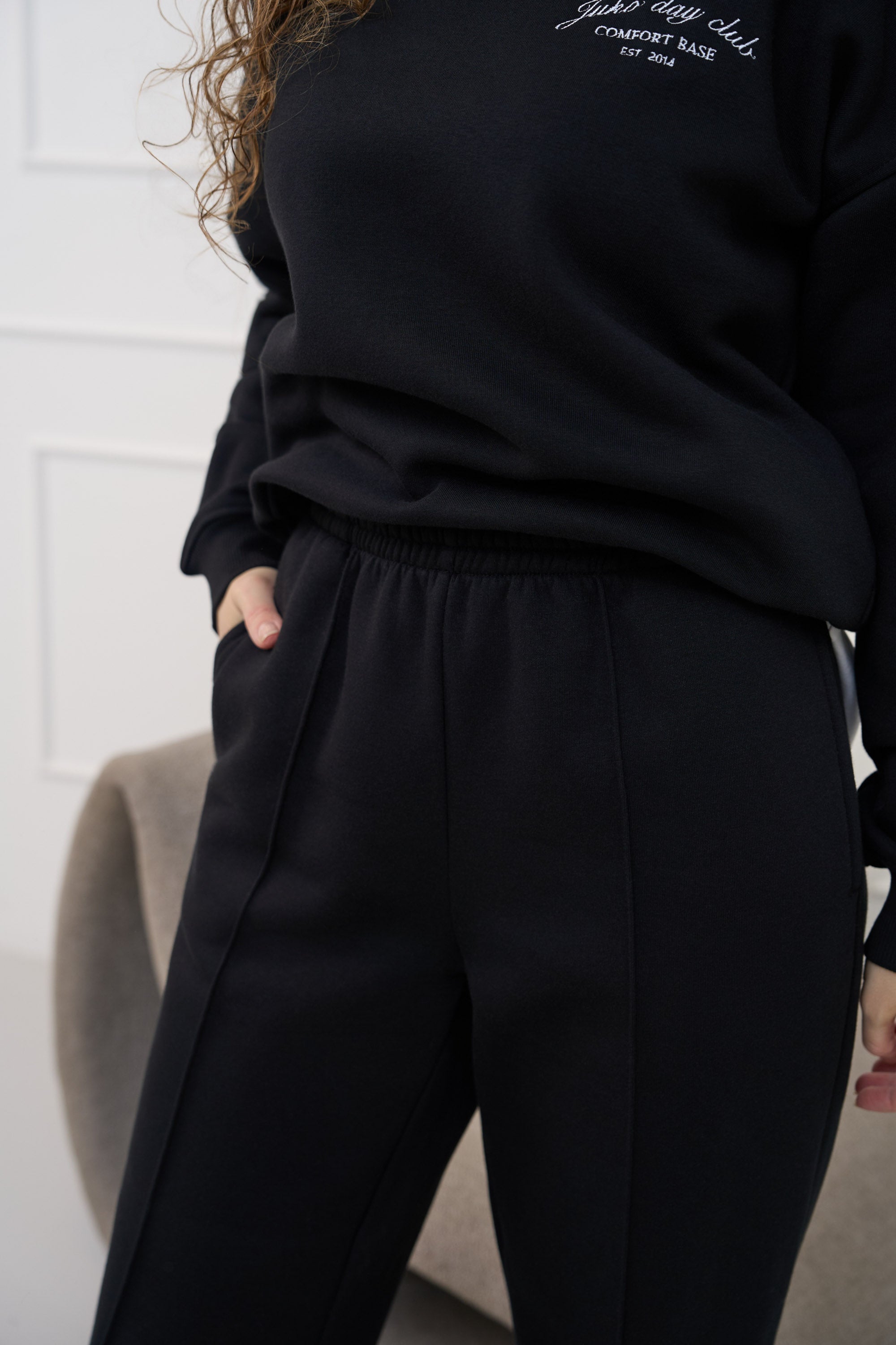 Juodos, plačios kelnės moterims "BLACK JET" | Su kantu