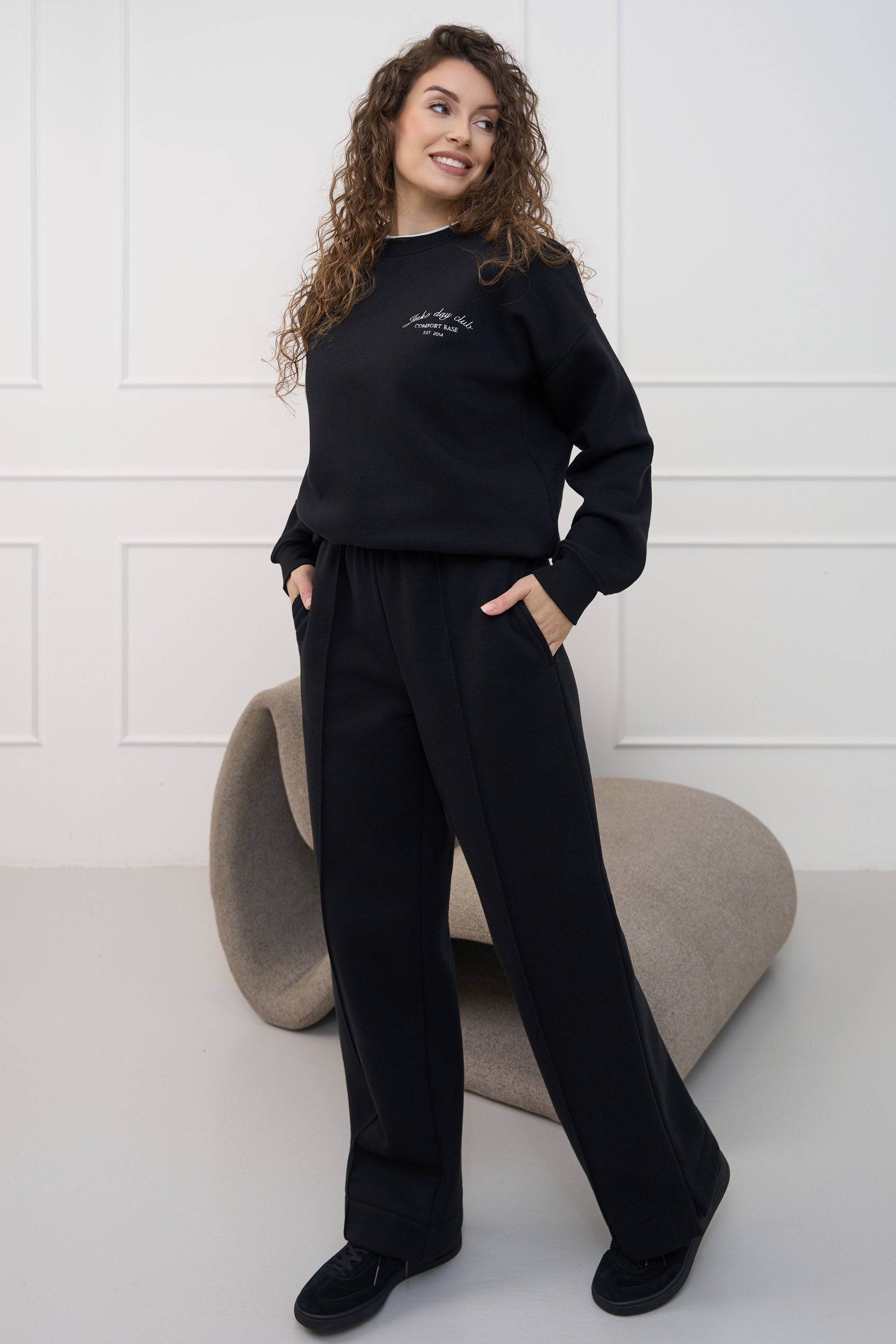 Juodos, plačios kelnės moterims "BLACK JET" | Su kantu