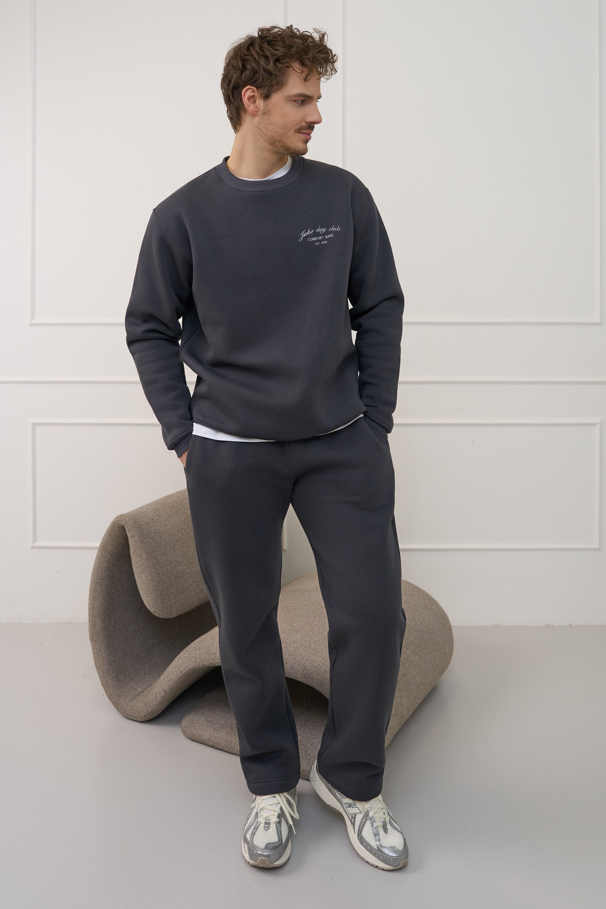 Grafito, vyriškos plačios kelnės