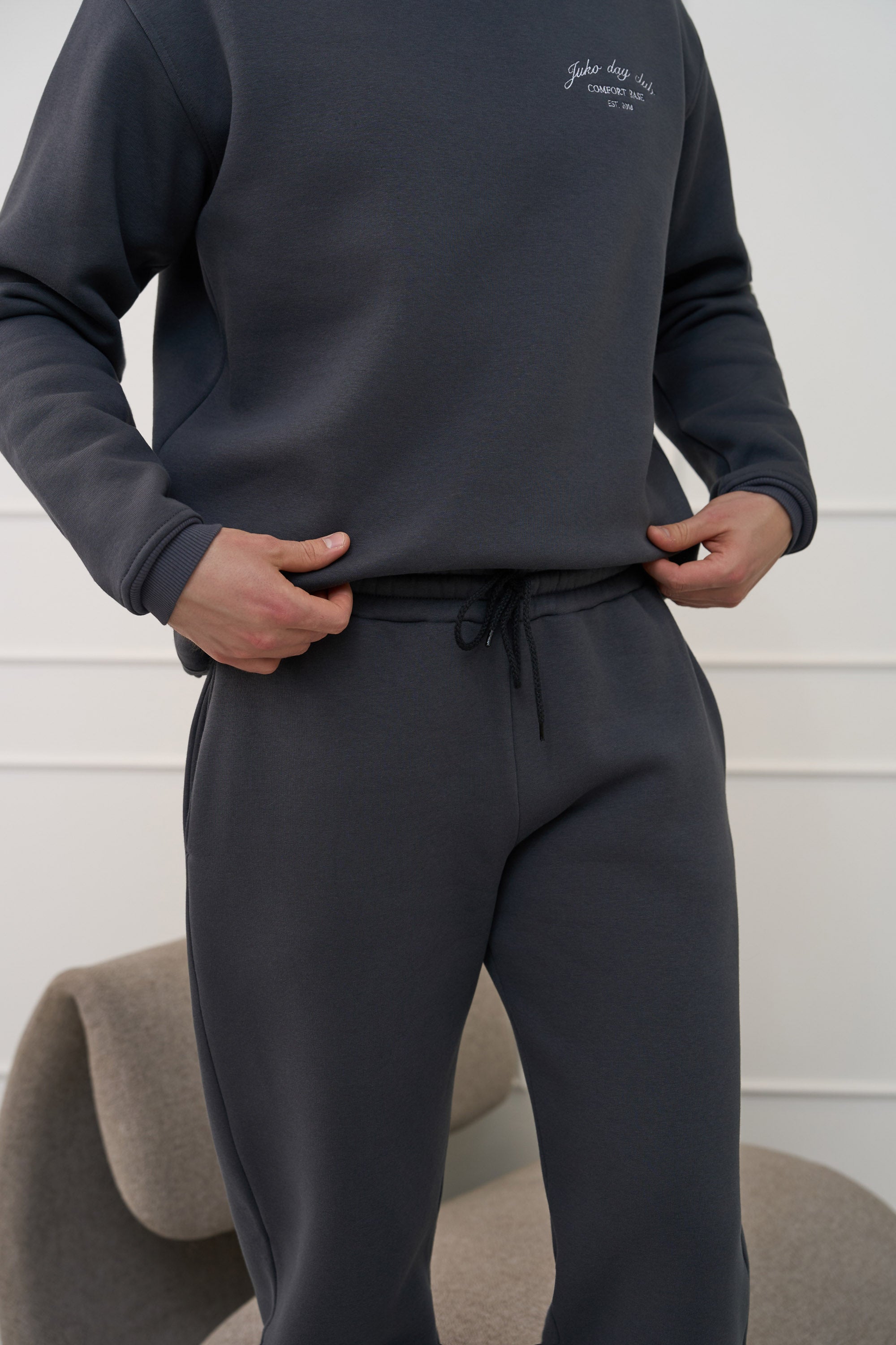 Grafito, vyriškos plačios kelnės