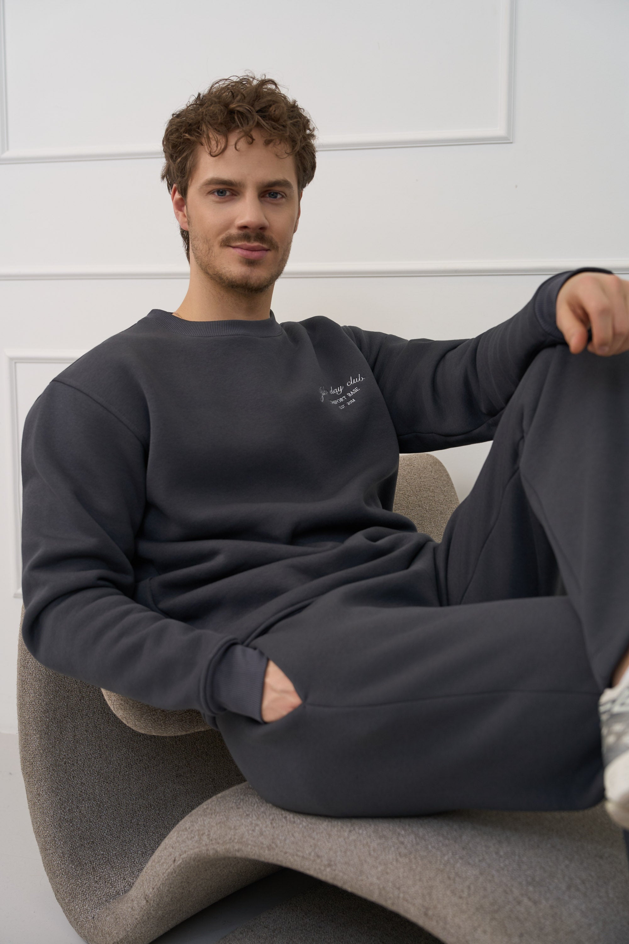 Grafito, vyriškos plačios kelnės