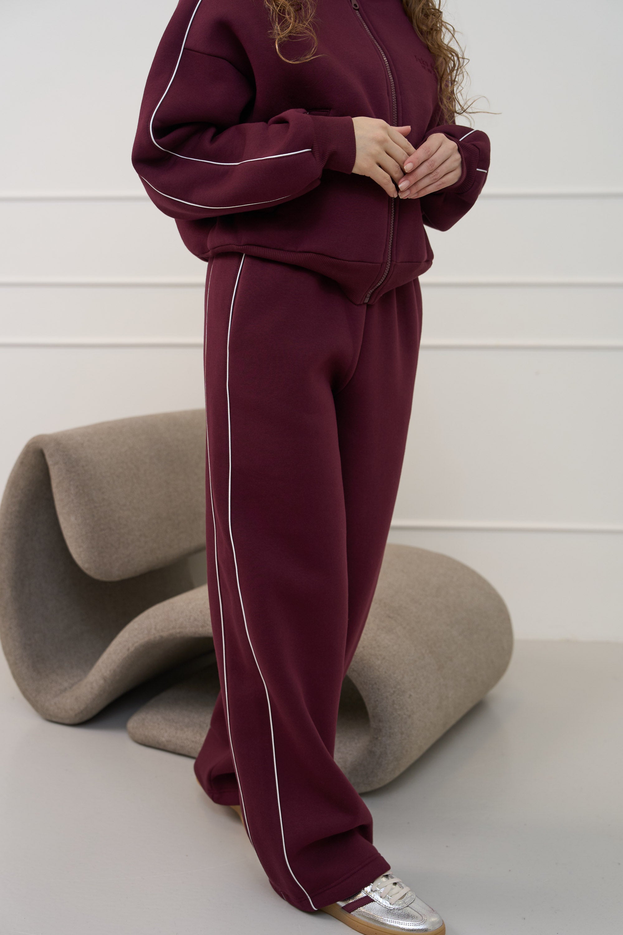 Bordo, plačios kelnės moterims "BURGUNDY" | Kolekcijos deimantas