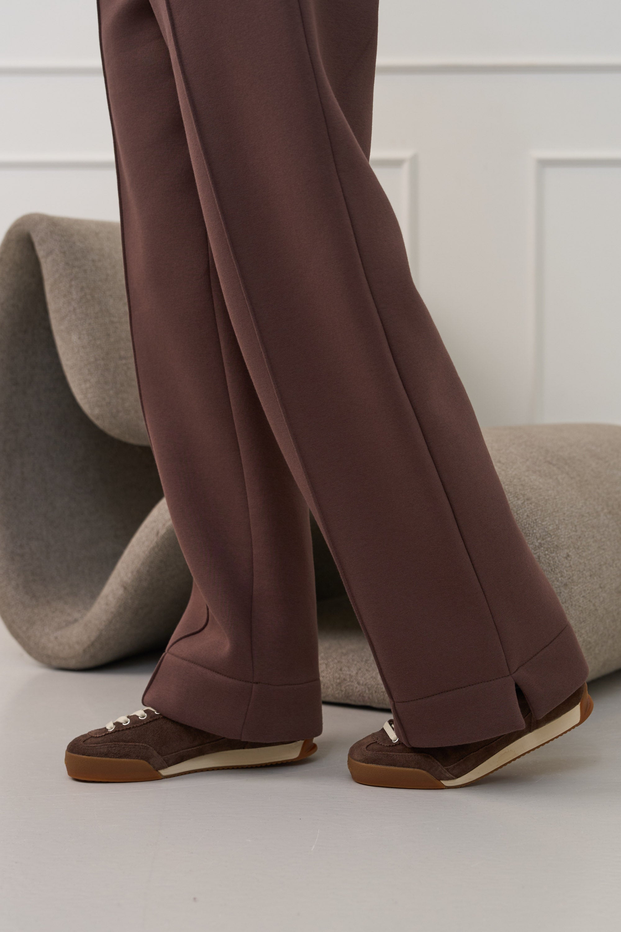 Šokolado spalvos, plačios kelnės moterims "COFFEE BEAN" | Su kantu