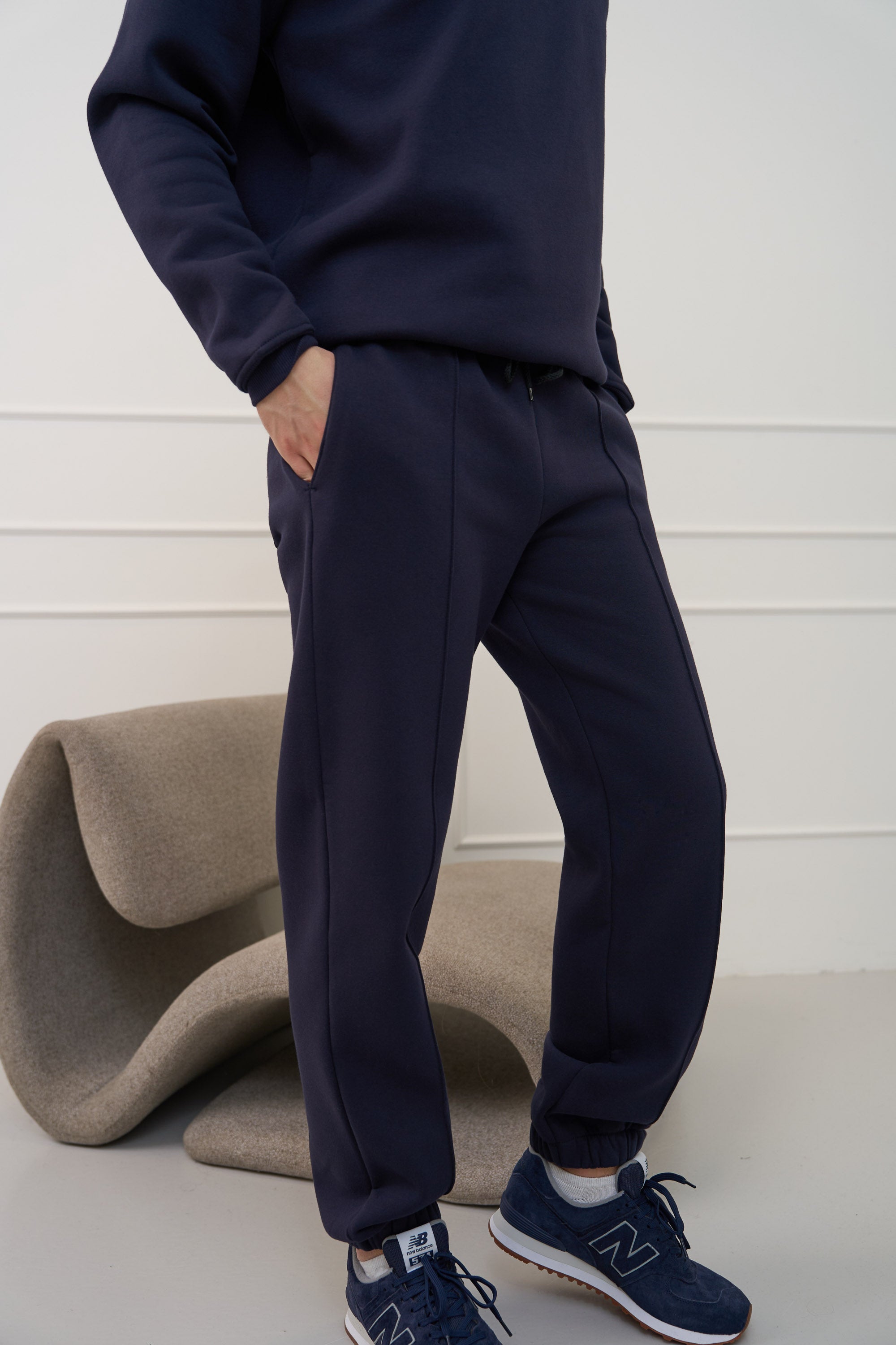 Navy blue spalvos vyriškos plačios kelnės su kantu