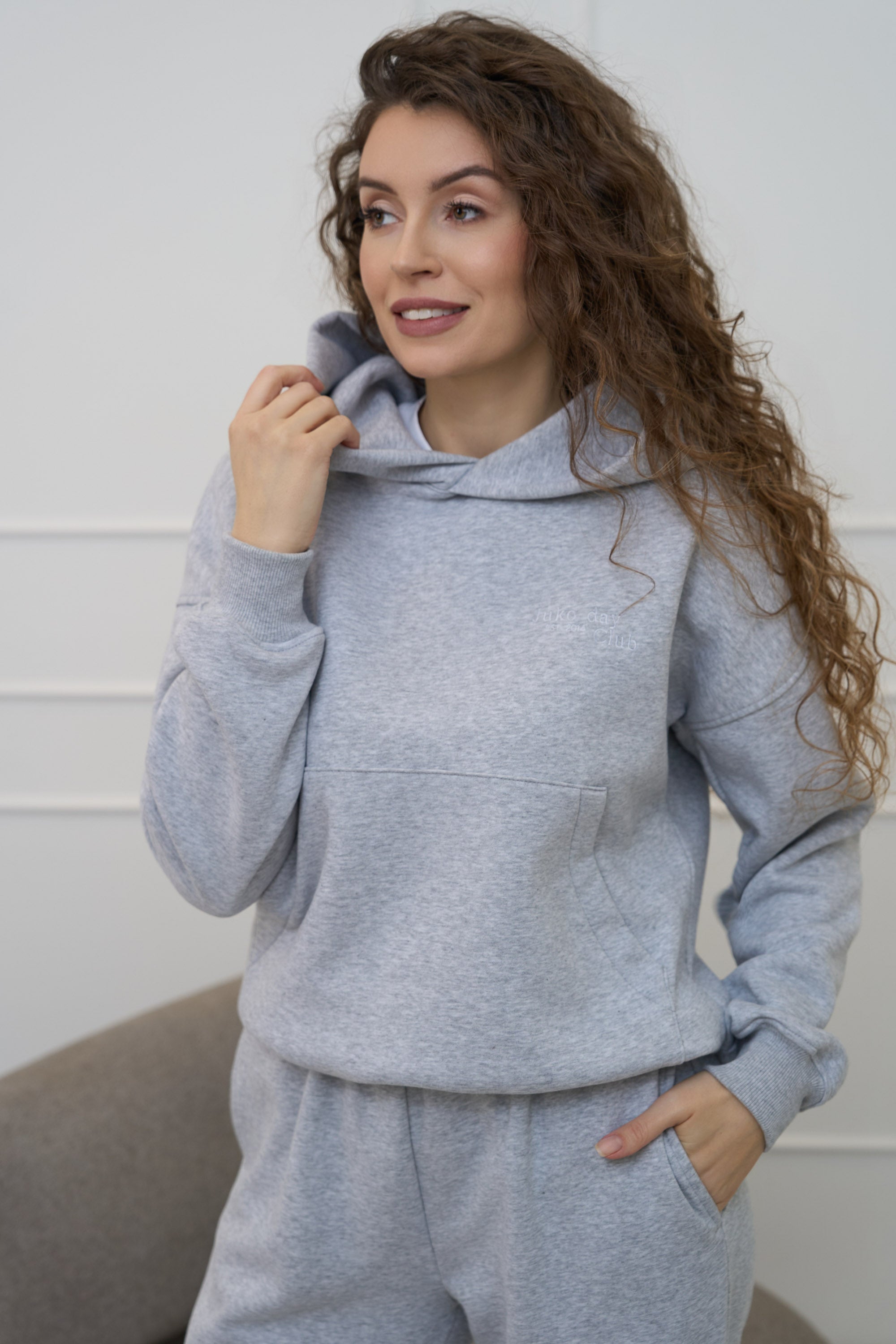 Džemperis moterims "NIMBUS CLOUD" | Su kapišonu ir kišene