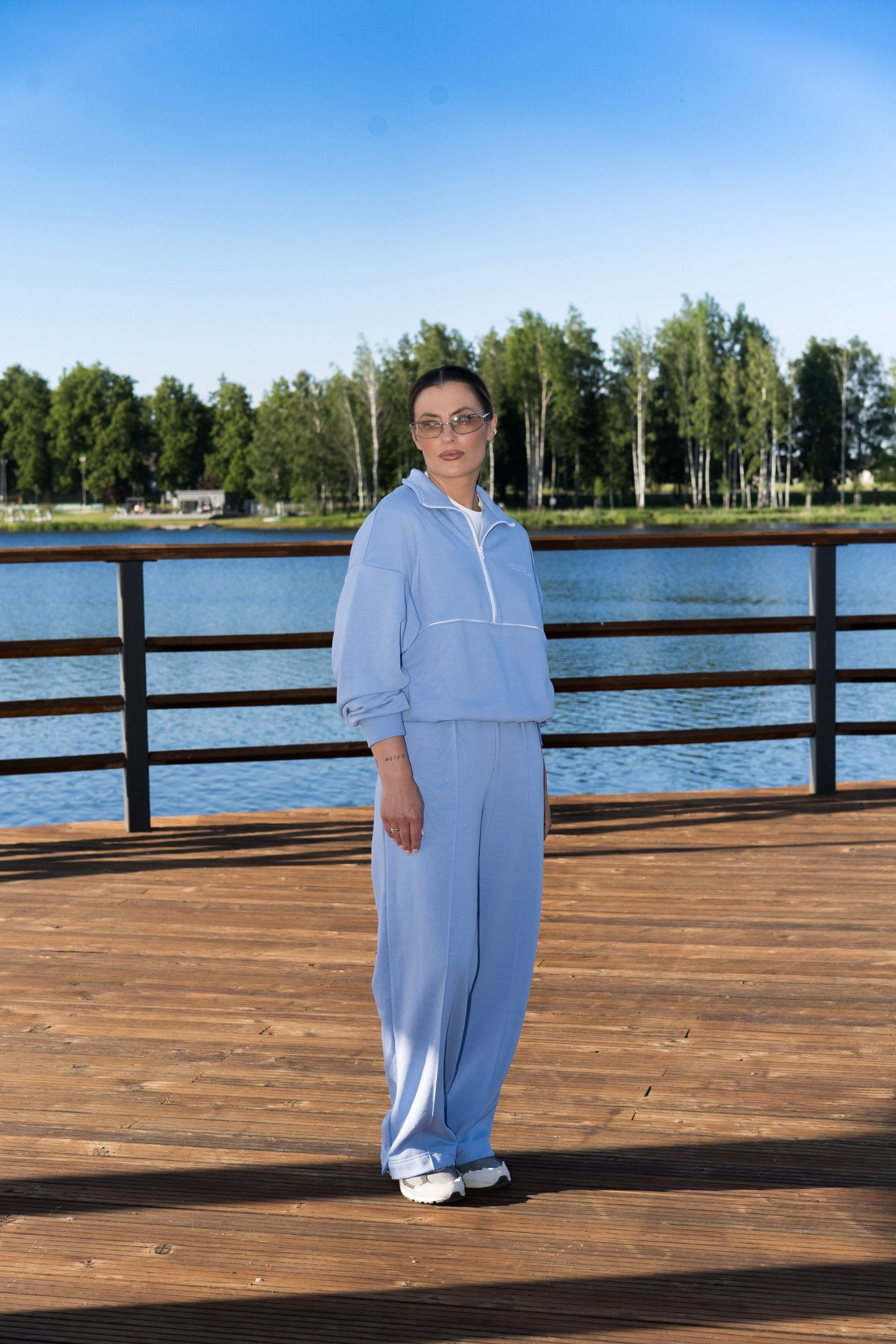 Plačios kelnės moterims BABY BLUE | Su kantu