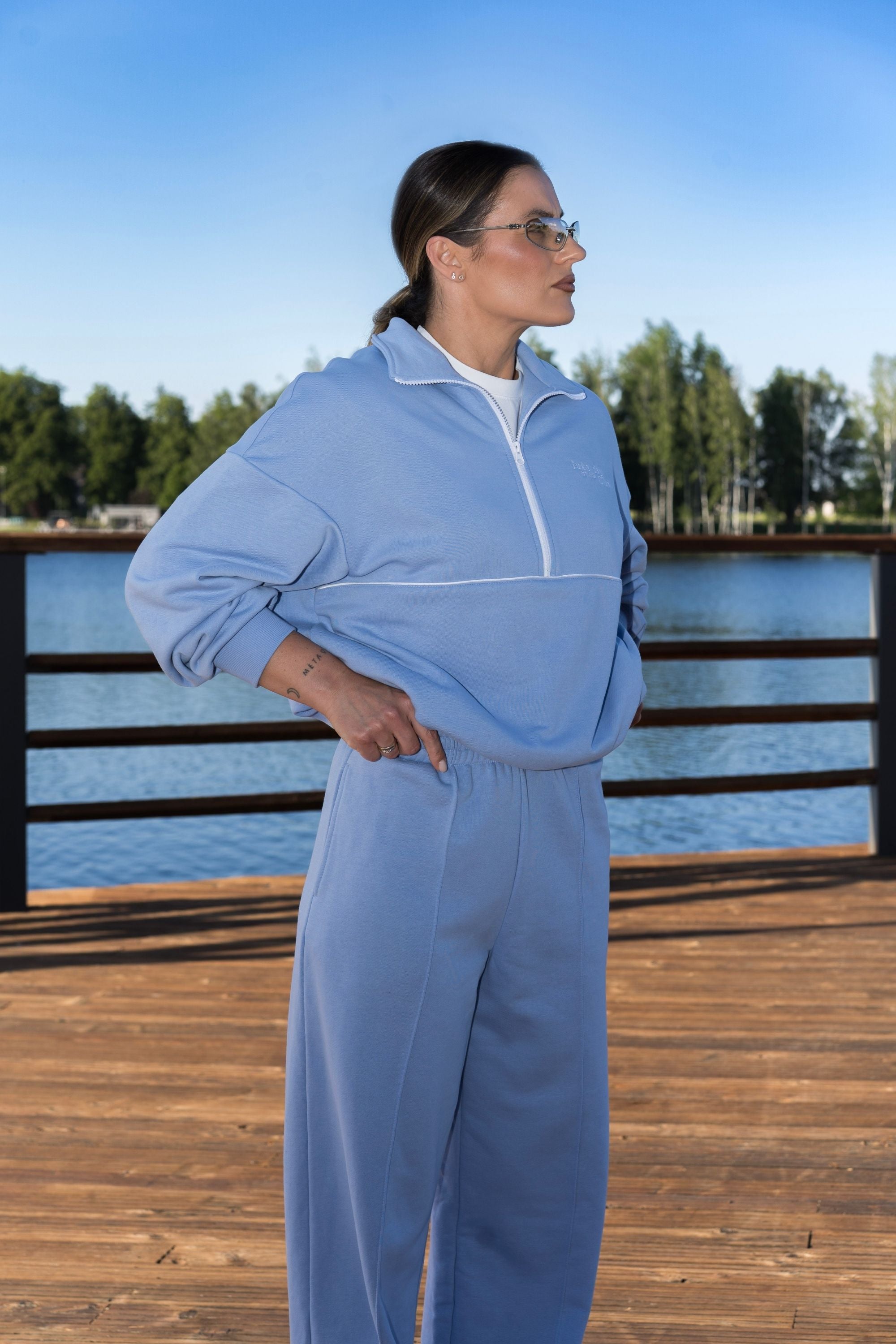 Plačios kelnės moterims BABY BLUE | Su kantu