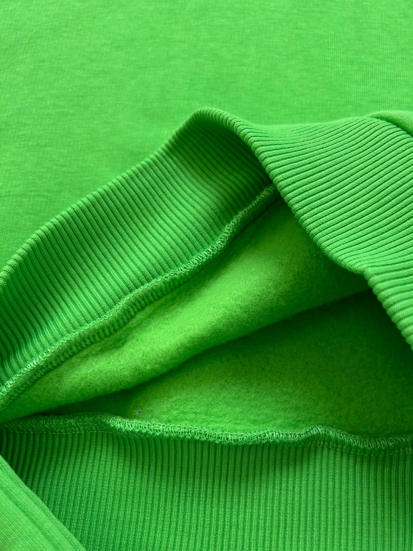 Vaikiškas kostiumėlis iš storo pūko | Obuolio ryški žalia