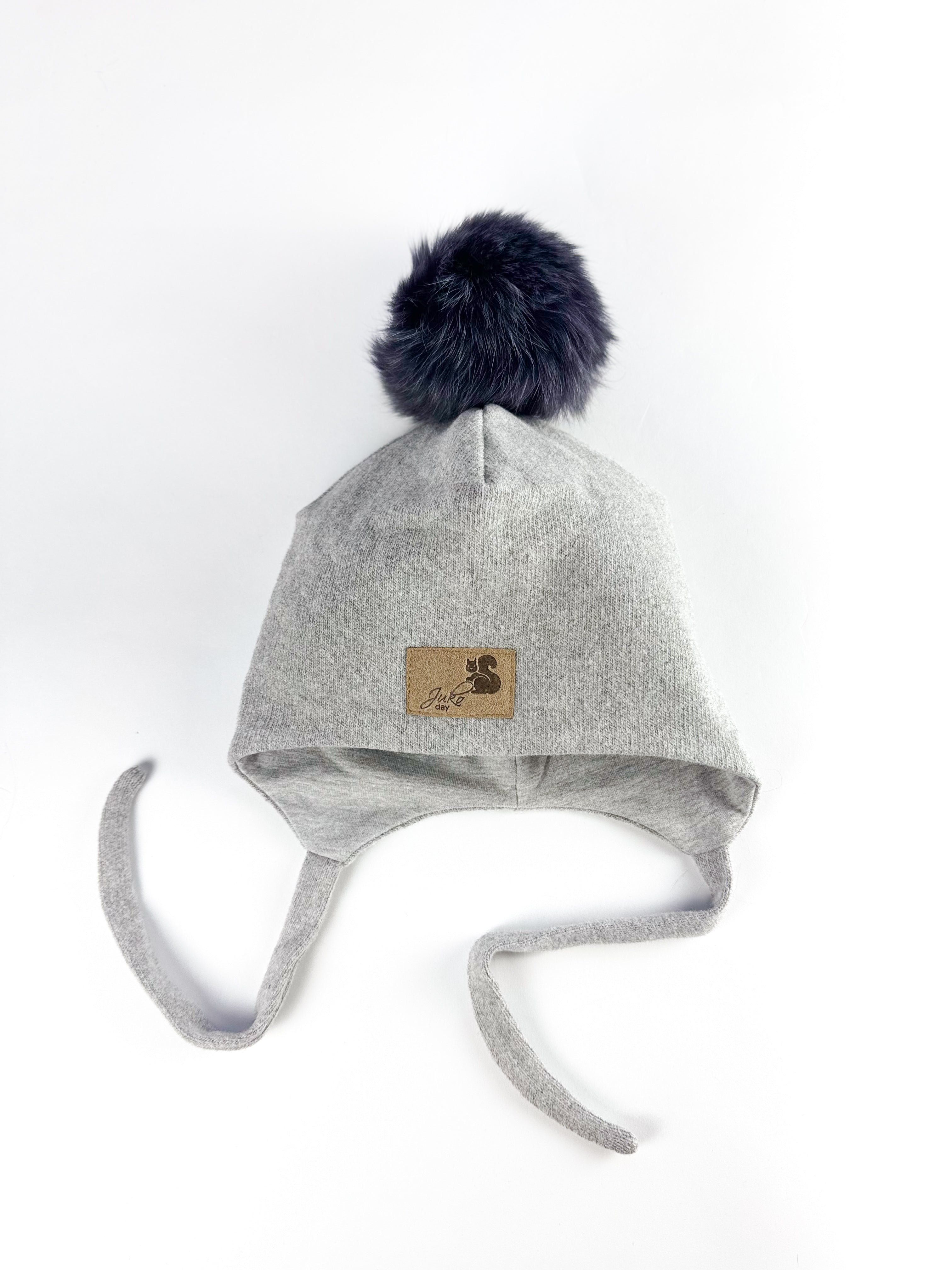 Vaikiška žieminė kepurė su vienu bumbulu ir raišteliais