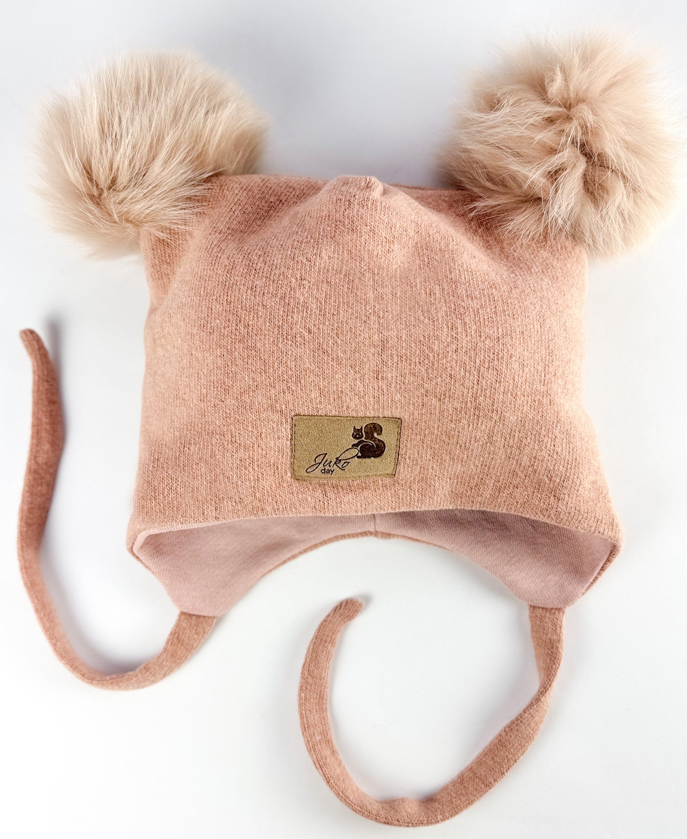 Vaikiška žieminė kepurė su dviem kailiniais bumbulais