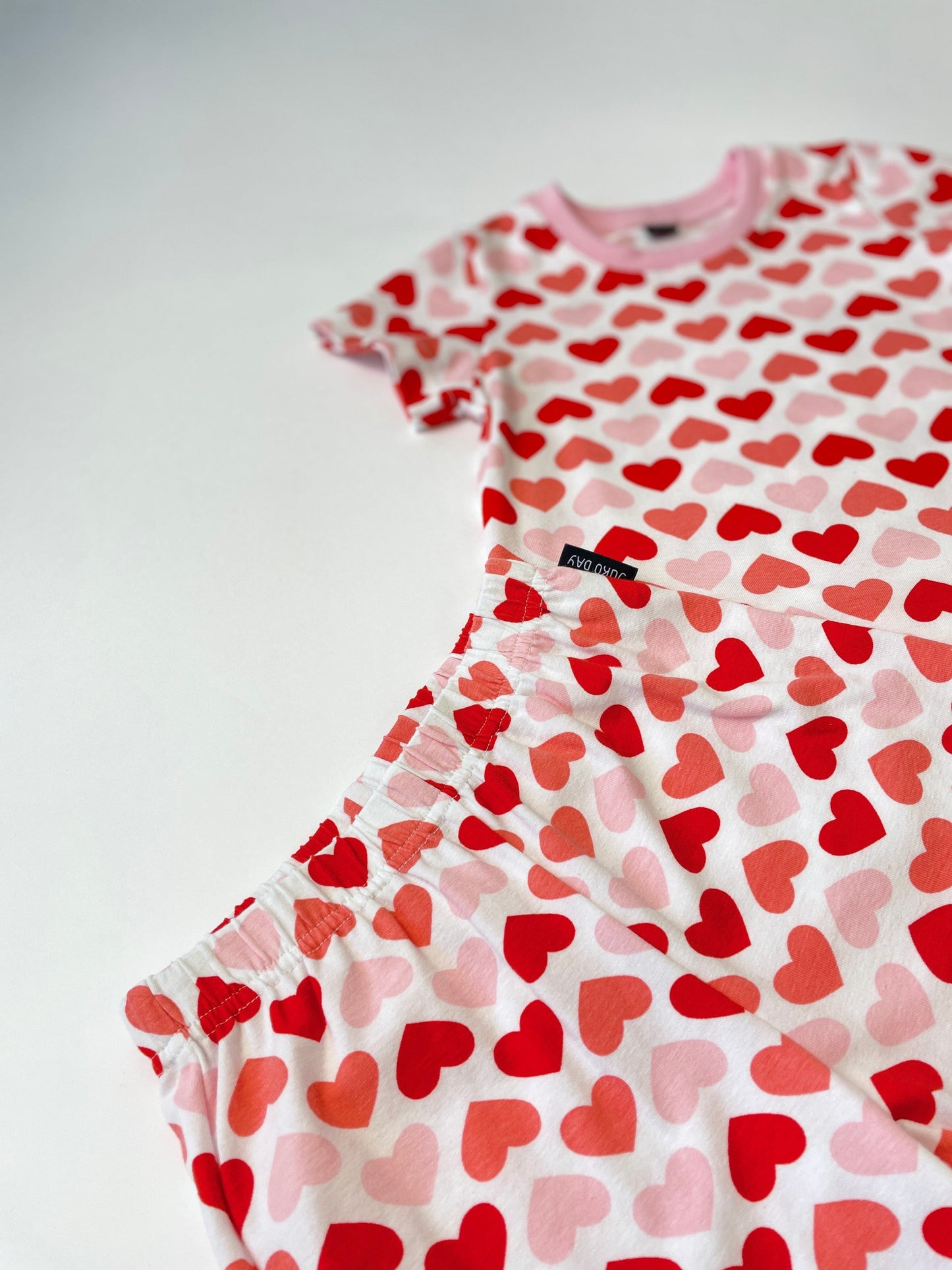 Vaikiška pižama su šortais "Širdelės" 98-104