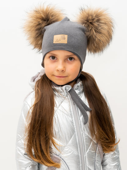 Vaikiška žieminė kepurė su dviem kailiniais bumbulais