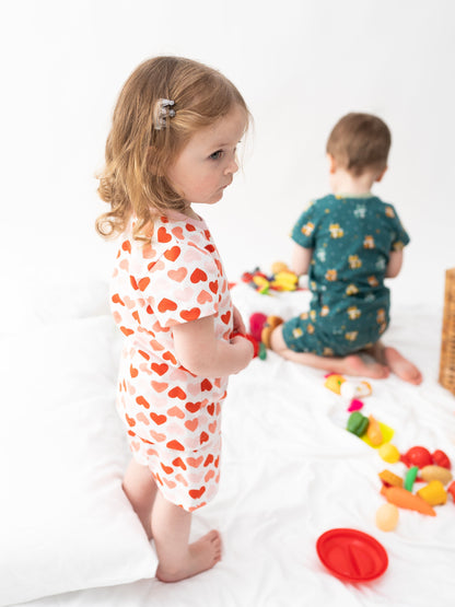 Vaikiška pižama su šortais "Širdelės"