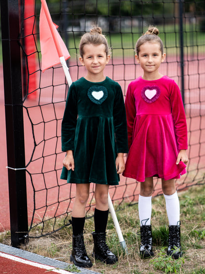 Vaikiška smaragdinė veliūrinė suknelė "Širdelė"