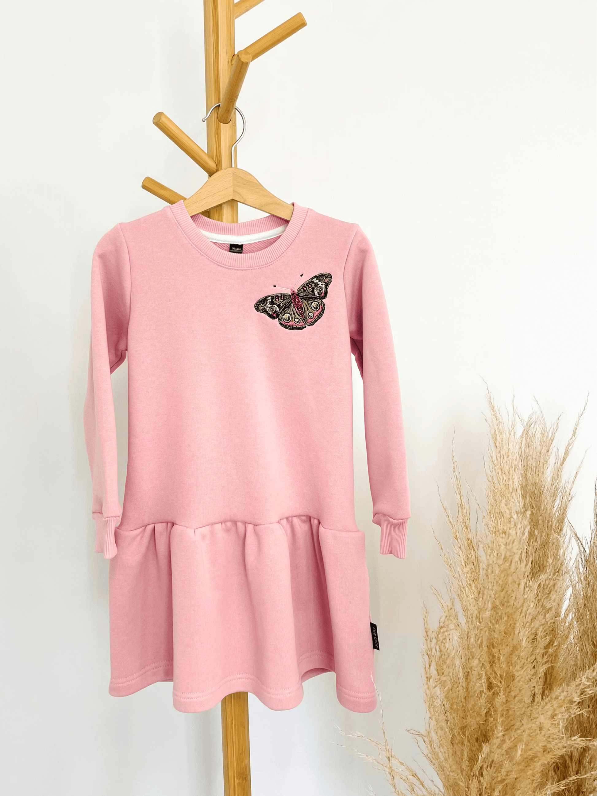 Vaikiška rožinė suknelė su drugeliu